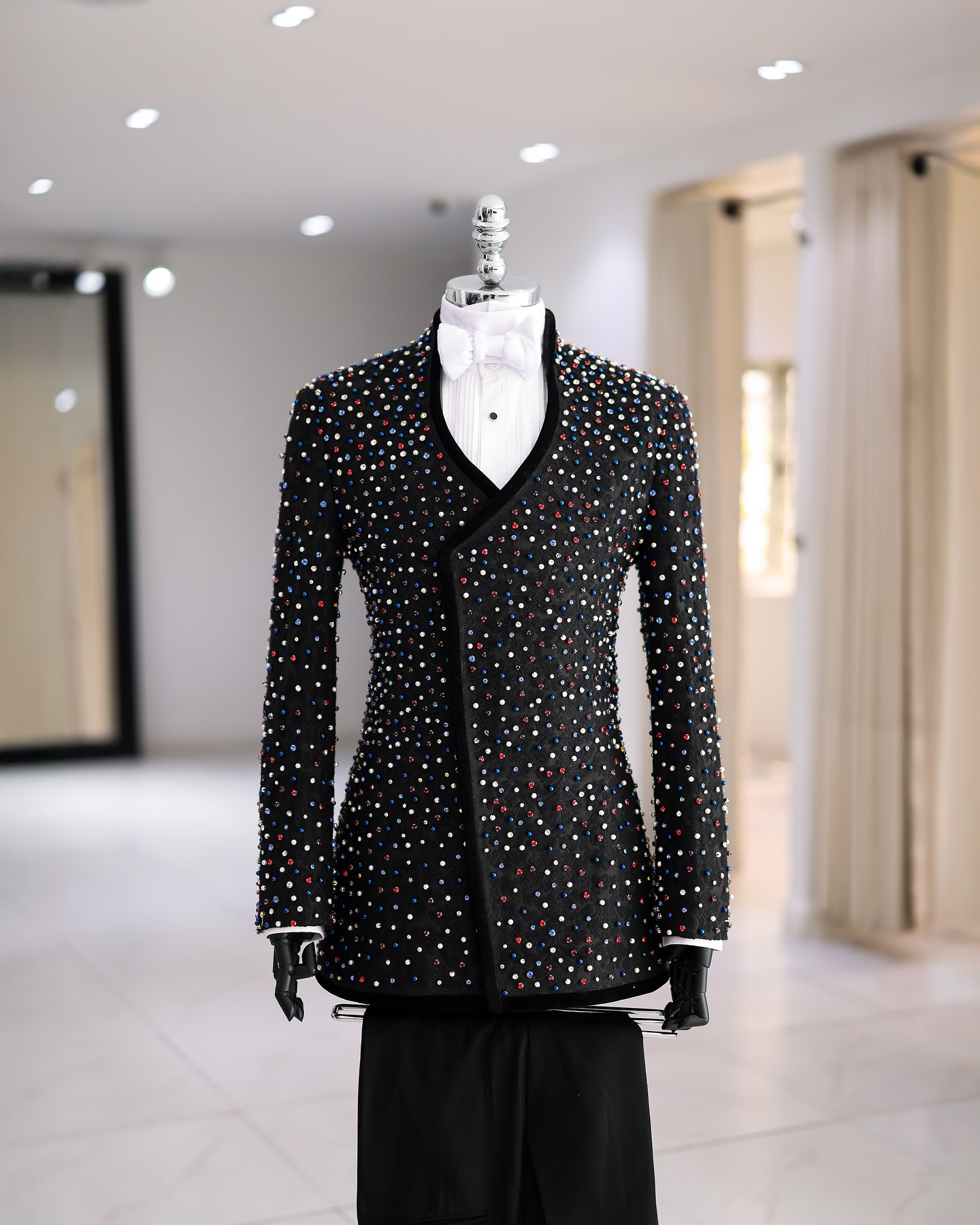 ชุดสูทผู้ชายคริสตัลหลากสี 2 ชิ - Men Formal Wear Modern บทวิจารณ์และราคา